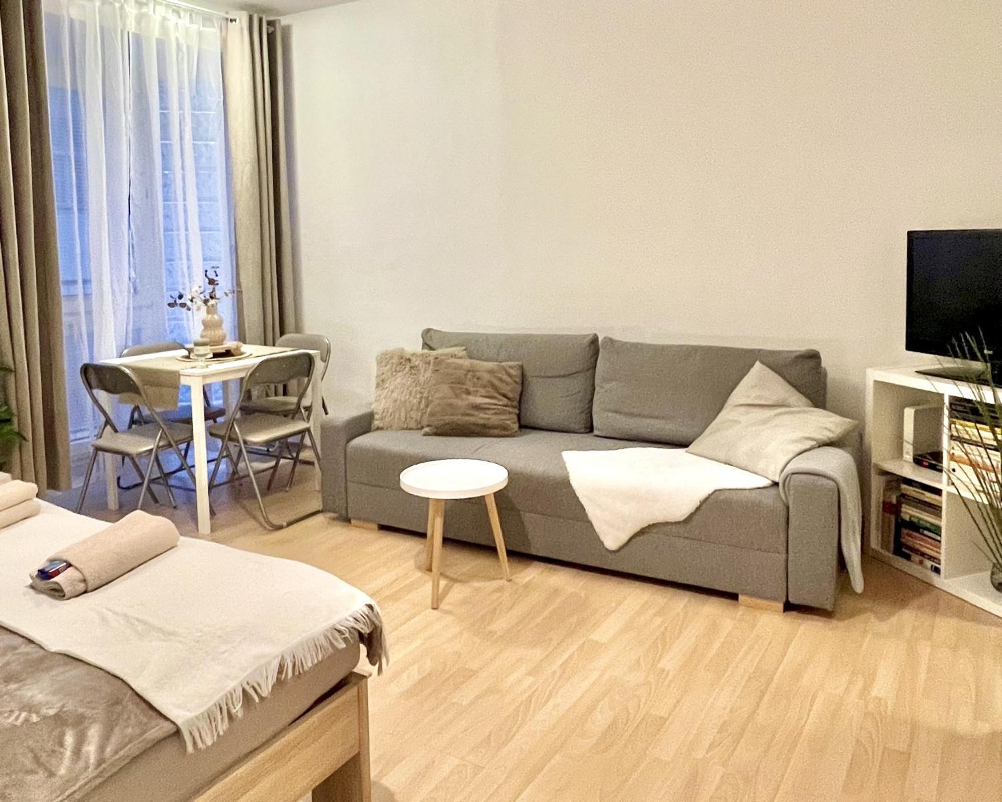 Apartment Simona - Old Town Pozsony Kültér fotó