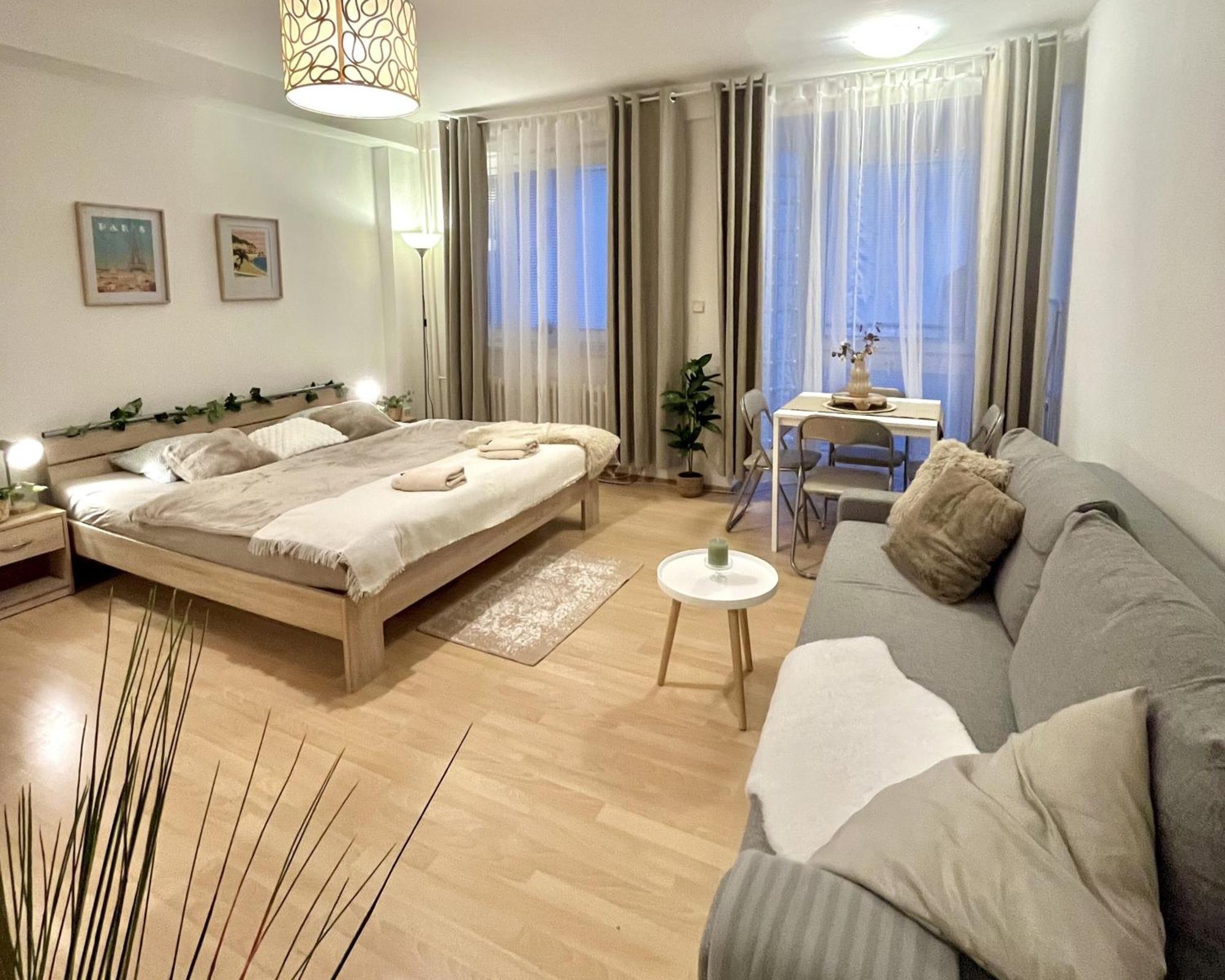 Apartment Simona - Old Town Pozsony Kültér fotó
